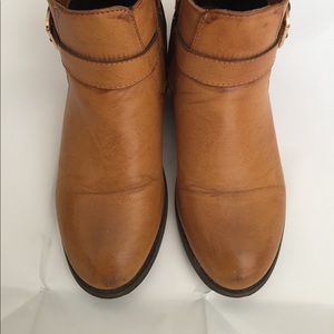 Steve Madden tan booties size 5